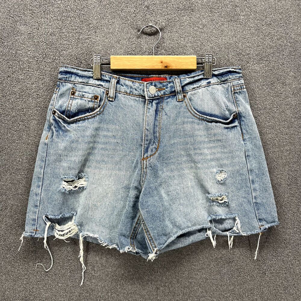 Signature 8 Shorts Womans Medium Blue‎ Distressed Denim Raw Hem